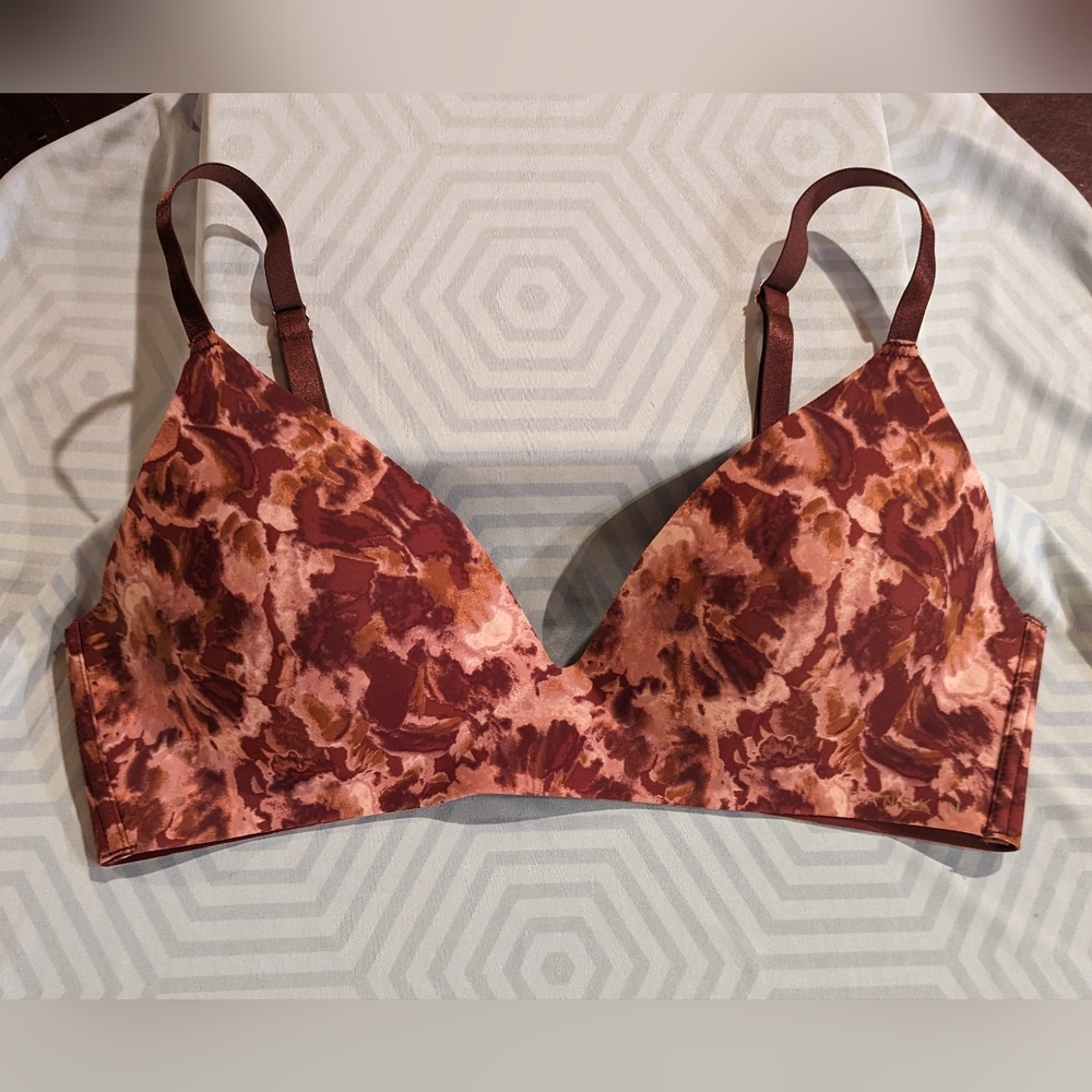 NWOT Danskin Intimates Wireless Bra, Floral Multi Color, Size 34B